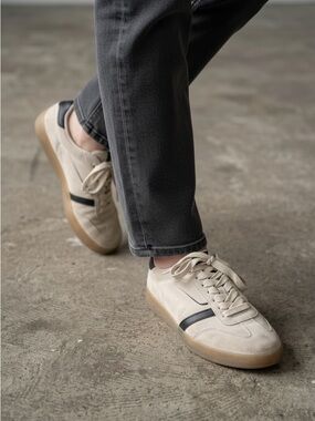 Stradivarius gray sneakers size 7 1/2